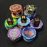 Left-Right-Shelf - Dice and 61 chips Left-Right-Shelf - Dice and 61 chips